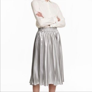 H&M | silver pleated midi skirt Sz 6